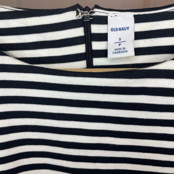 Striped Black and White Fitted Dress - Picture 3 of 4